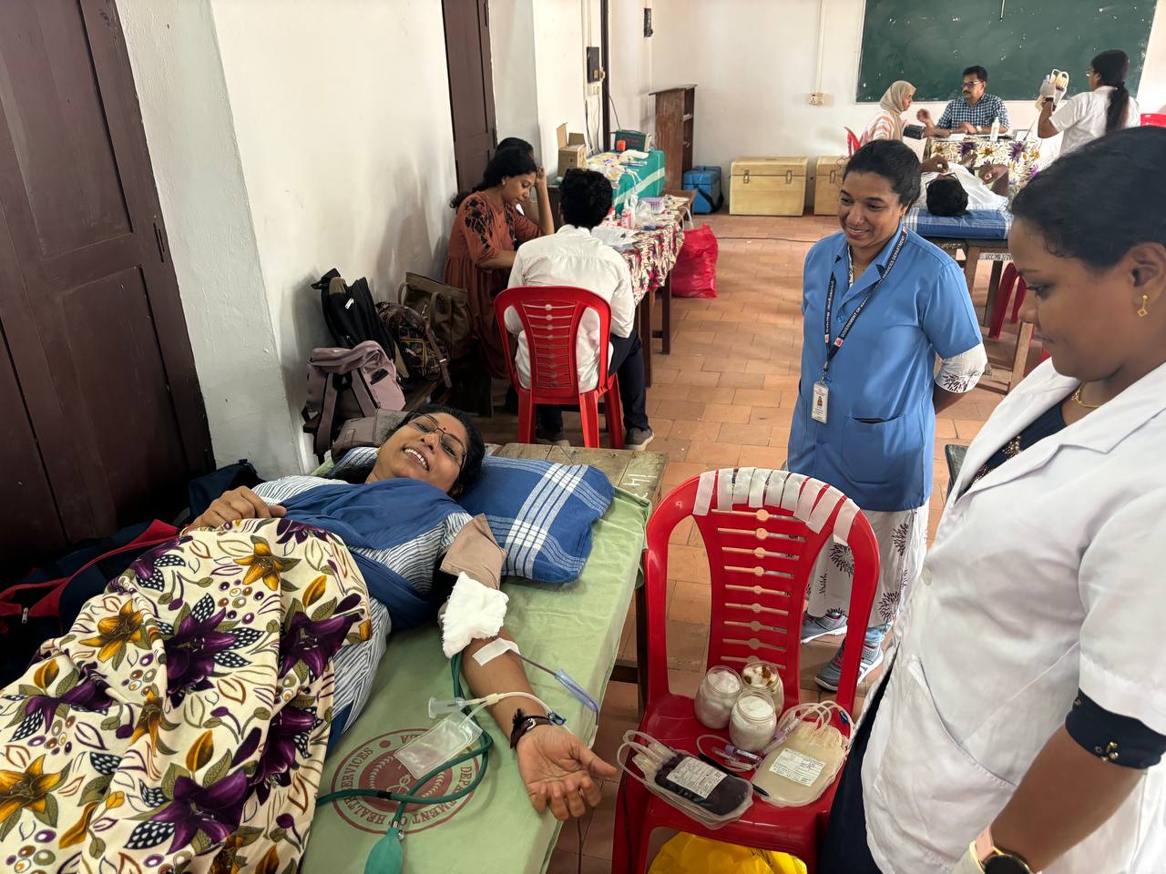ആലുവ യു.സി കോളേജിൽ രക്ത ദാന ക്യാമ്പ് സംഘടിപ്പിച്ചു.