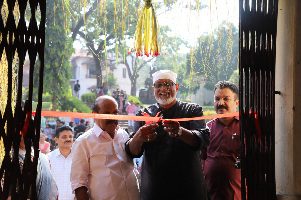 യുസി കോളേജിൽ ദർപ്പൺ എക്സിബിഷന് പ്രൗഢഗംഭീരമായ തുടക്കം